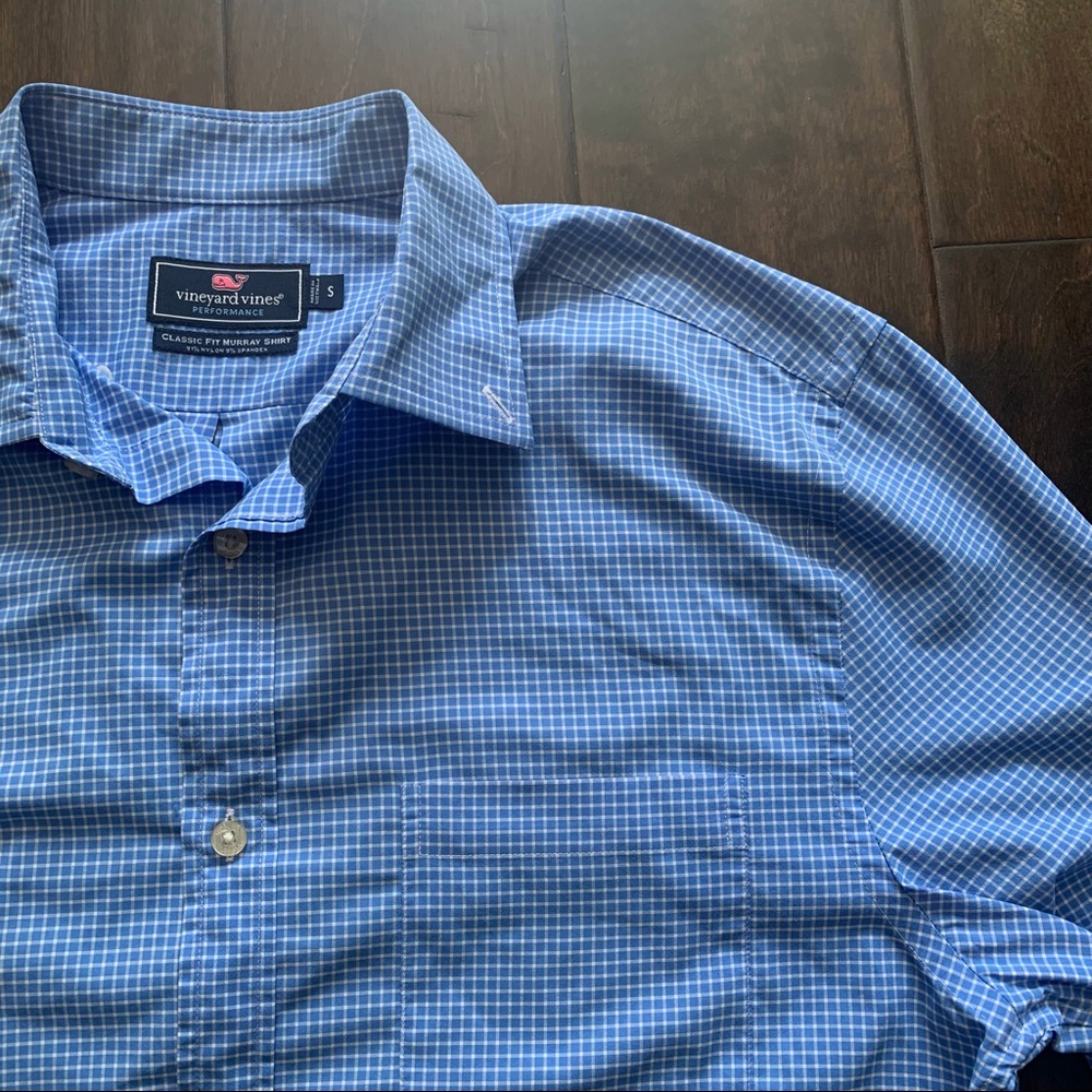 Vineyard Vines Button Down - image 1